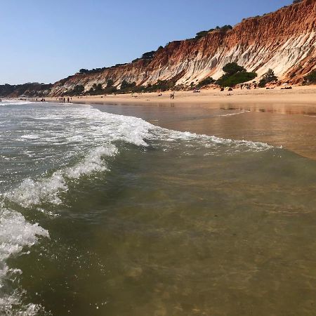 Comfortable apartment, Algarve Albufeira, 10 mn walk from Falésia beach Olhos de Agua  Esterno foto